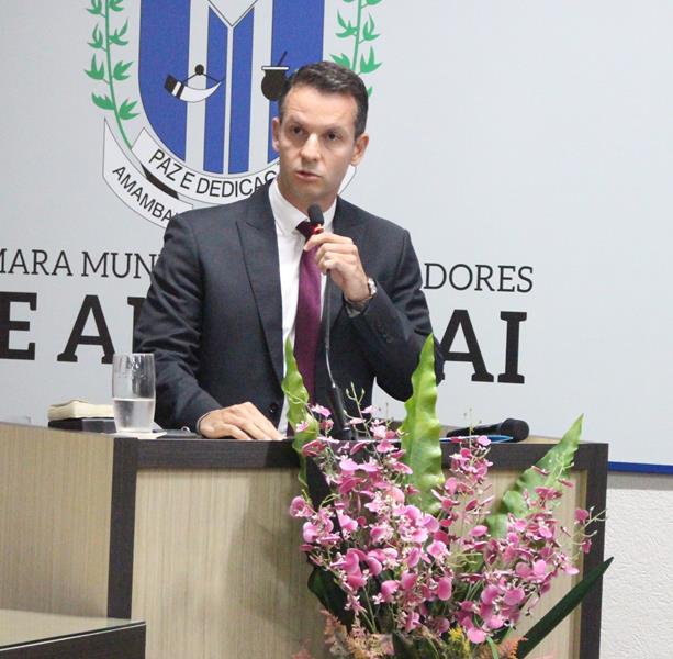 Ato de diplomação do prefeito eleito, Sérgio Barbosa, do vice, Jaime Vizotto, de vereadores e suplementes, em Amambai