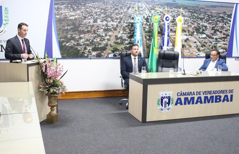 Ato de diplomação do prefeito eleito, Sérgio Barbosa, do vice, Jaime Vizotto, de vereadores e suplementes, em Amambai