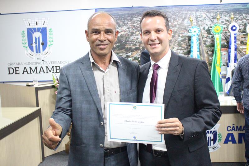 Ato de diplomação do prefeito eleito, Sérgio Barbosa, do vice, Jaime Vizotto, de vereadores e suplementes, em Amambai