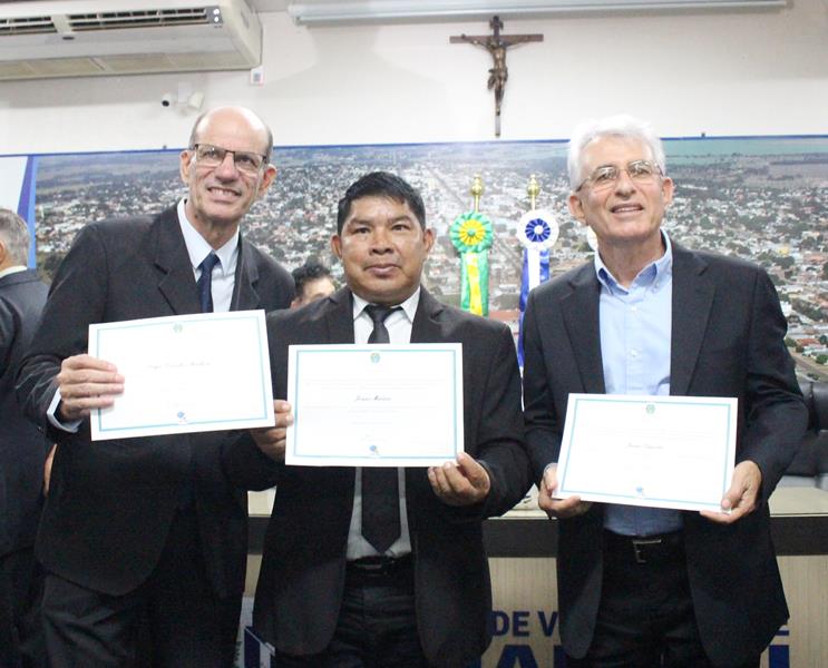 Ato de diplomação do prefeito eleito, Sérgio Barbosa, do vice, Jaime Vizotto, de vereadores e suplementes, em Amambai