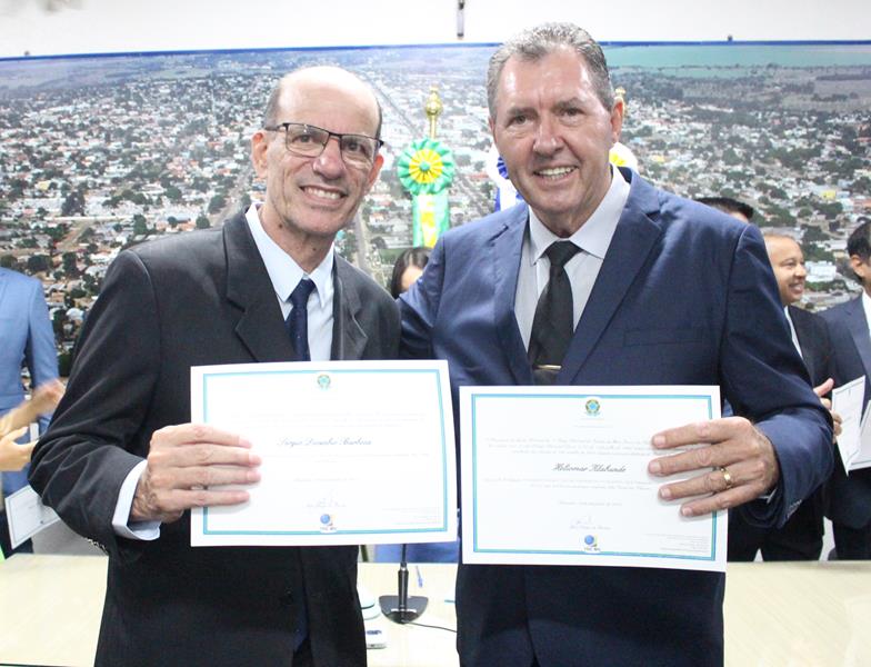 Ato de diplomação do prefeito eleito, Sérgio Barbosa, do vice, Jaime Vizotto, de vereadores e suplementes, em Amambai