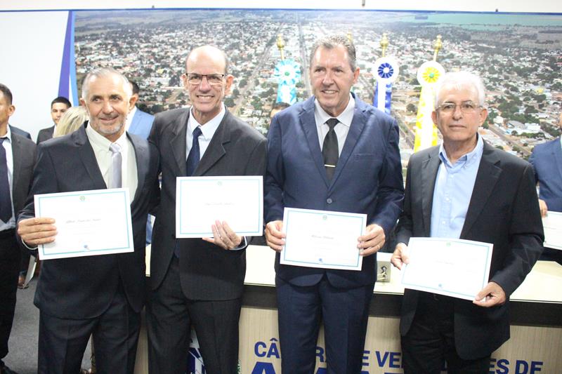 Prefeito, vice-prefeito e vereadores eleitos e reeleitos em Paranhos foram diplomados