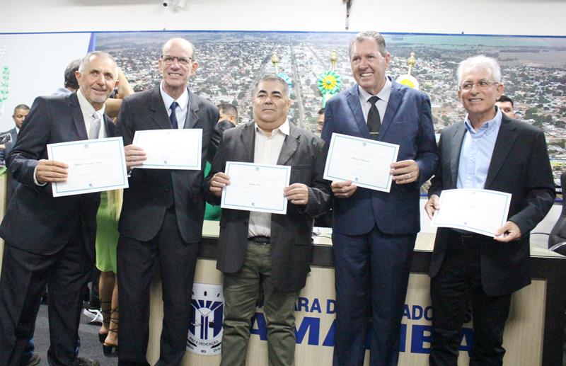 Prefeito, vice-prefeito e vereadores eleitos e reeleitos em Paranhos foram diplomados