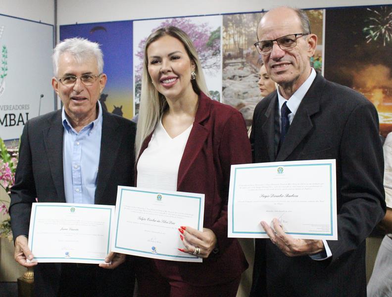 Ato de diplomação do prefeito eleito, Sérgio Barbosa, do vice, Jaime Vizotto, de vereadores e suplementes, em Amambai