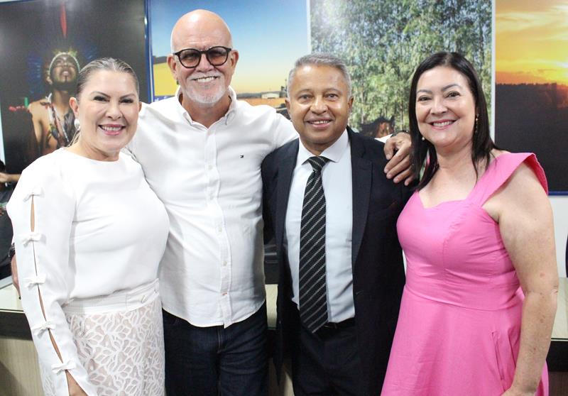 Ato de diplomação do prefeito eleito, Sérgio Barbosa, do vice, Jaime Vizotto, de vereadores e suplementes, em Amambai