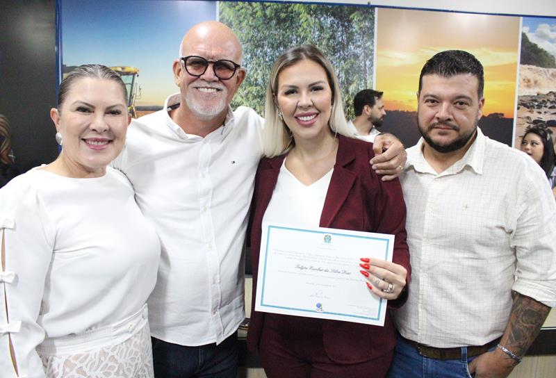 Ato de diplomação do prefeito eleito, Sérgio Barbosa, do vice, Jaime Vizotto, de vereadores e suplementes, em Amambai