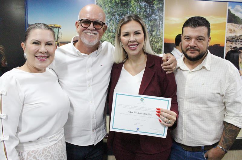 Ato de diplomação do prefeito eleito, Sérgio Barbosa, do vice, Jaime Vizotto, de vereadores e suplementes, em Amambai