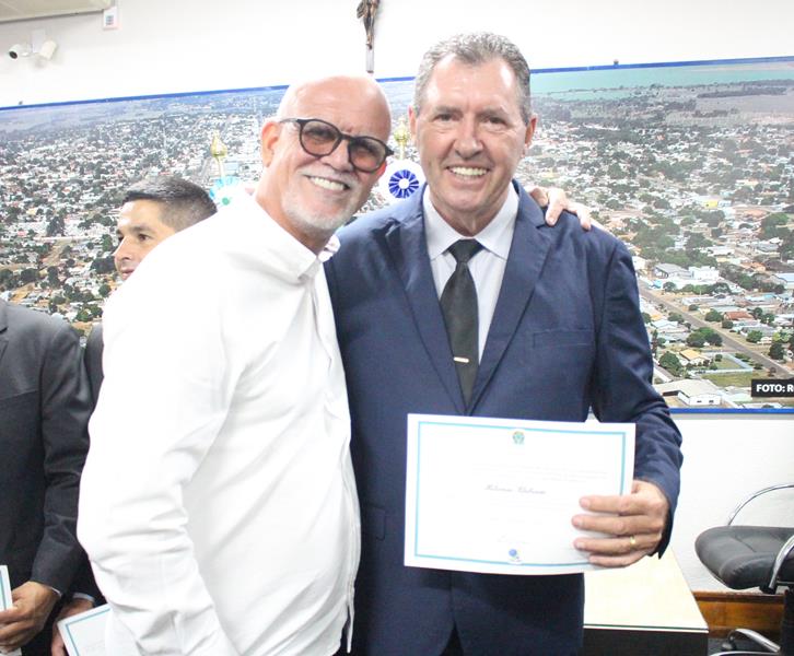 Prefeito, vice-prefeito e vereadores eleitos e reeleitos em Paranhos foram diplomados