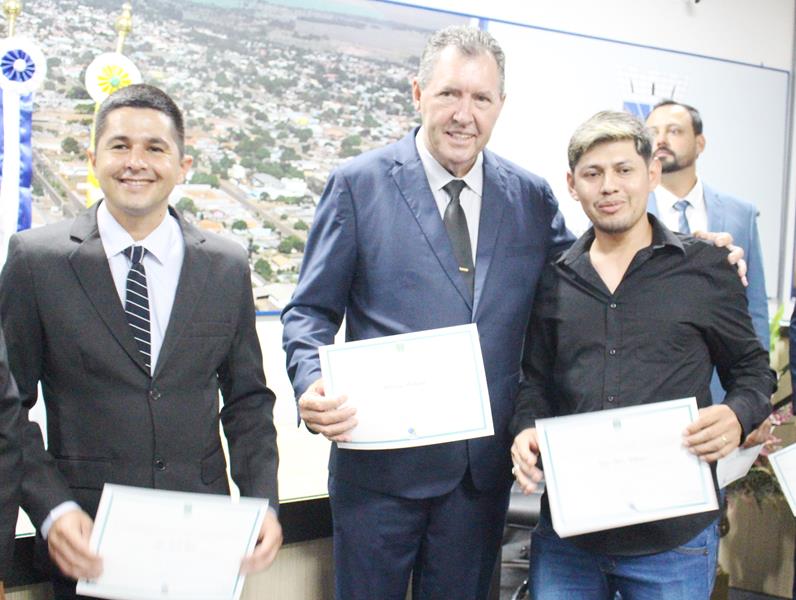 Prefeito, vice-prefeito e vereadores eleitos e reeleitos em Paranhos foram diplomados