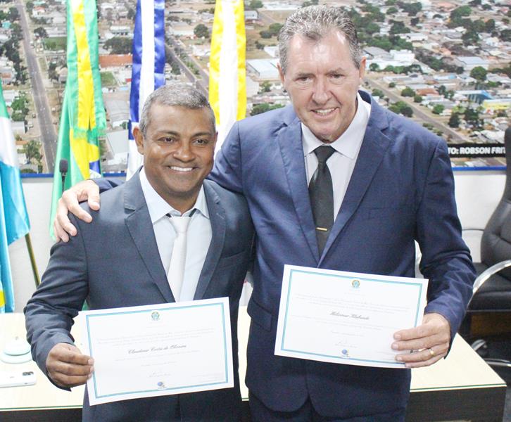 Prefeito, vice-prefeito e vereadores eleitos e reeleitos em Paranhos foram diplomados