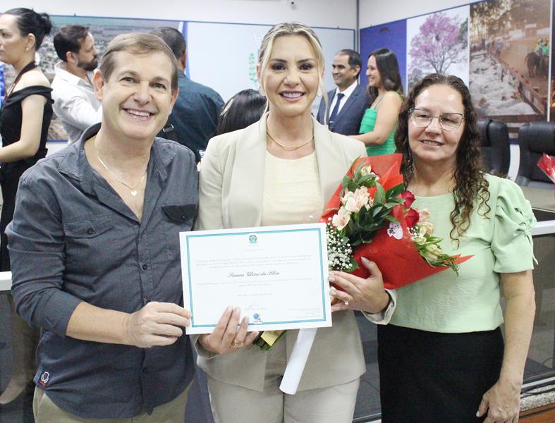 Ato de diplomação do prefeito eleito, Sérgio Barbosa, do vice, Jaime Vizotto, de vereadores e suplementes, em Amambai