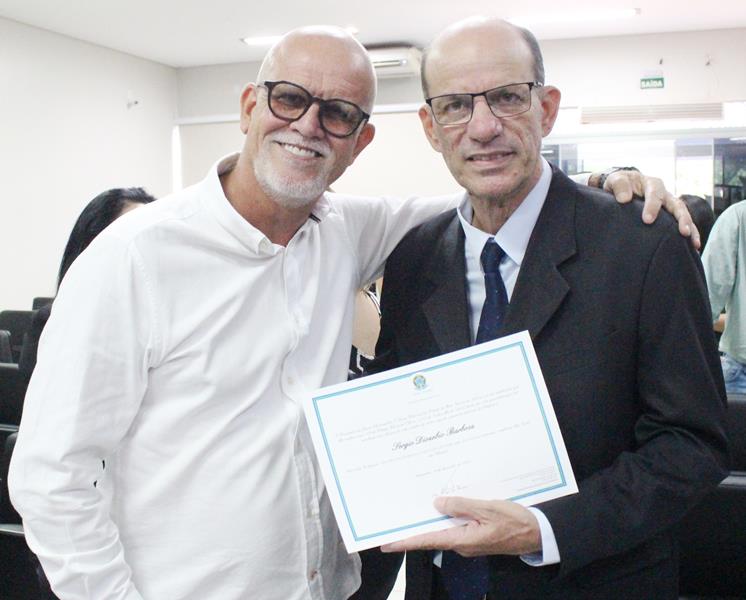 Ato de diplomação do prefeito eleito, Sérgio Barbosa, do vice, Jaime Vizotto, de vereadores e suplementes, em Amambai