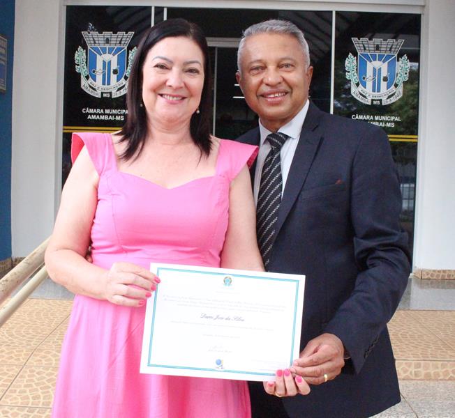 Ato de diplomação do prefeito eleito, Sérgio Barbosa, do vice, Jaime Vizotto, de vereadores e suplementes, em Amambai
