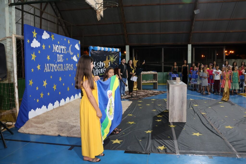 Noite de Autógrafos marca celebração do Projeto Estrela Literária, em Paranhos Noite de Autógrafos marca celebração do Projeto Estrela Literária, em Paranhos