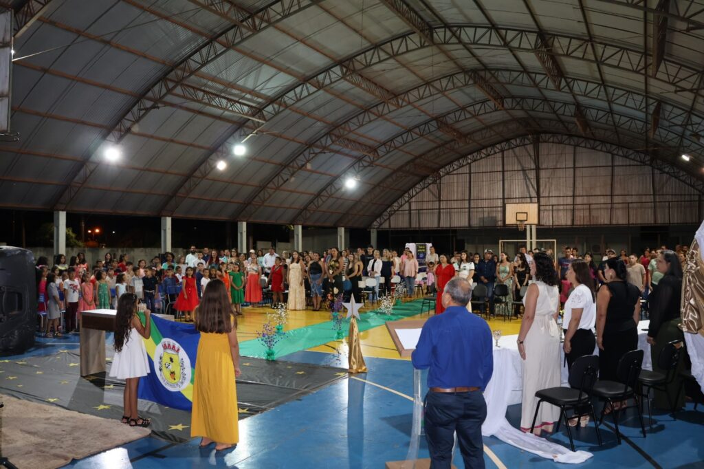 Noite de Autógrafos marca celebração do Projeto Estrela Literária, em Paranhos Noite de Autógrafos marca celebração do Projeto Estrela Literária, em Paranhos
