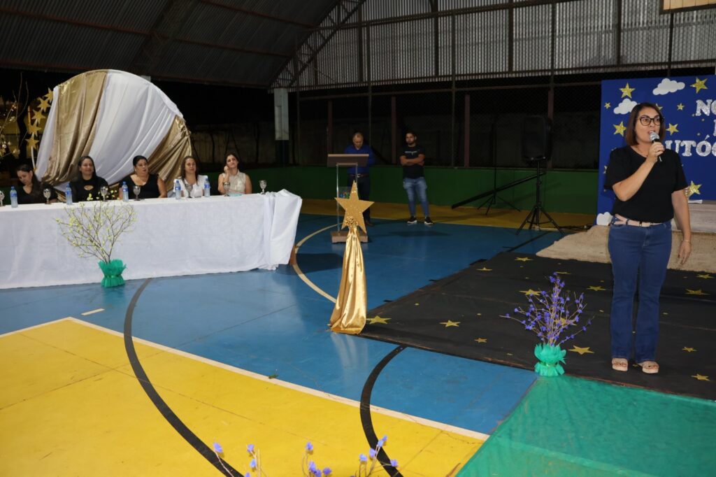 Noite de Autógrafos marca celebração do Projeto Estrela Literária, em Paranhos Noite de Autógrafos marca celebração do Projeto Estrela Literária, em Paranhos