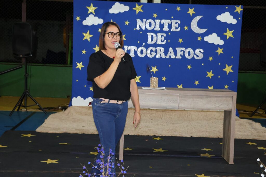 Noite de Autógrafos marca celebração do Projeto Estrela Literária, em Paranhos Noite de Autógrafos marca celebração do Projeto Estrela Literária, em Paranhos