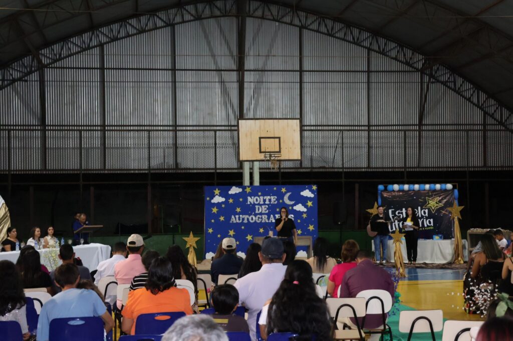Noite de Autógrafos marca celebração do Projeto Estrela Literária, em Paranhos Noite de Autógrafos marca celebração do Projeto Estrela Literária, em Paranhos