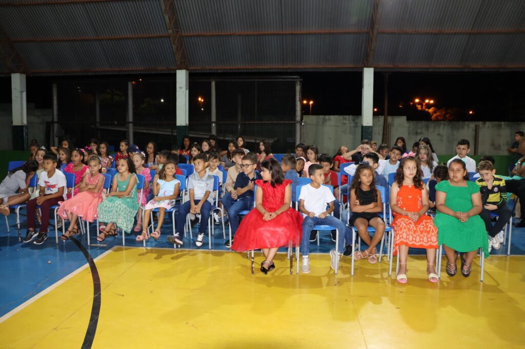 Noite de Autógrafos marca celebração do Projeto Estrela Literária, em Paranhos Noite de Autógrafos marca celebração do Projeto Estrela Literária, em Paranhos