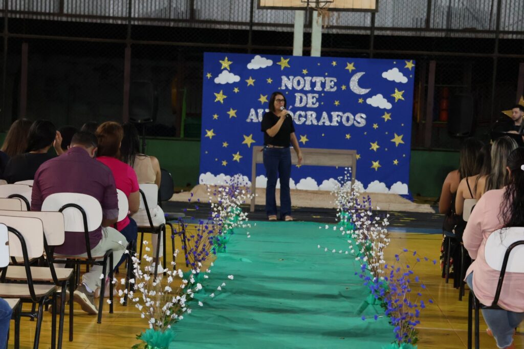 Noite de Autógrafos marca celebração do Projeto Estrela Literária, em Paranhos Noite de Autógrafos marca celebração do Projeto Estrela Literária, em Paranhos