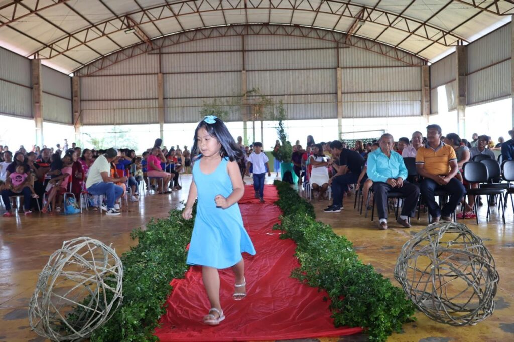 Cerimônia de Entrega de Certificados na Escola Pancho Romero é realizada em Paranhos Cerimônia de Entrega de Certificados na Escola Pancho Romero é realizada em Paranhos