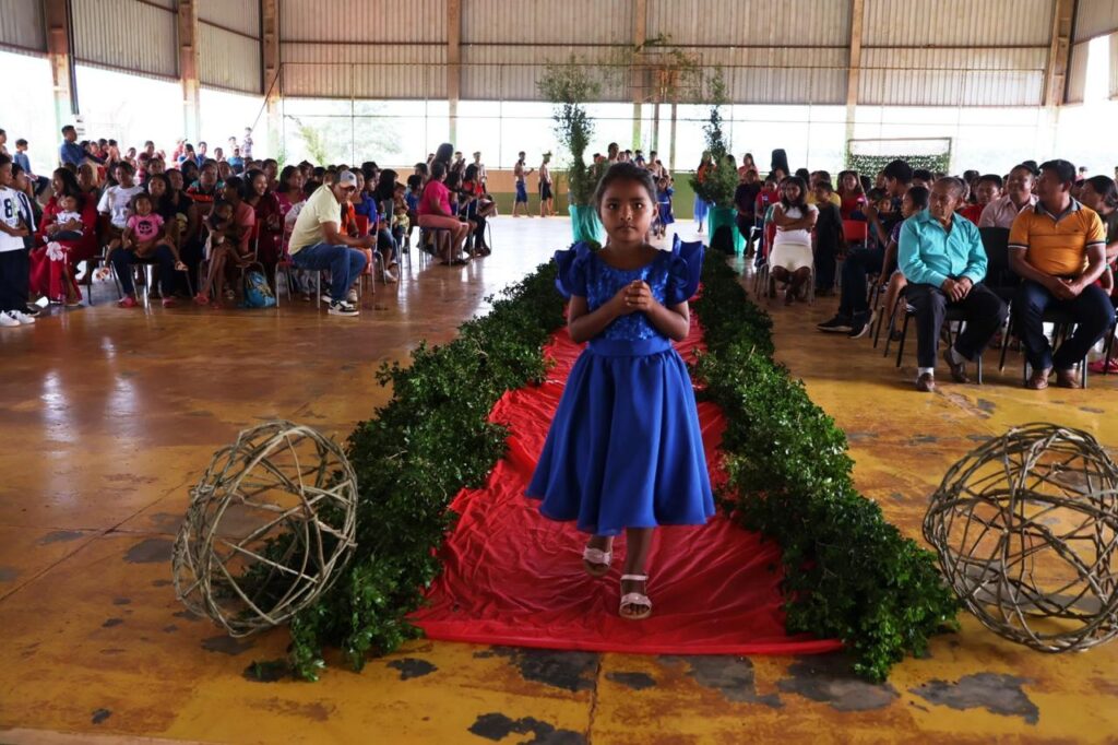 Cerimônia de Entrega de Certificados na Escola Pancho Romero é realizada em Paranhos Cerimônia de Entrega de Certificados na Escola Pancho Romero é realizada em Paranhos