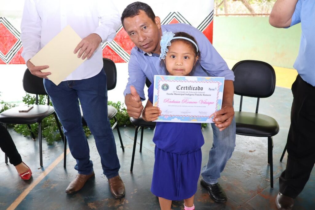 Cerimônia de Entrega de Certificados na Escola Pancho Romero é realizada em Paranhos Cerimônia de Entrega de Certificados na Escola Pancho Romero é realizada em Paranhos