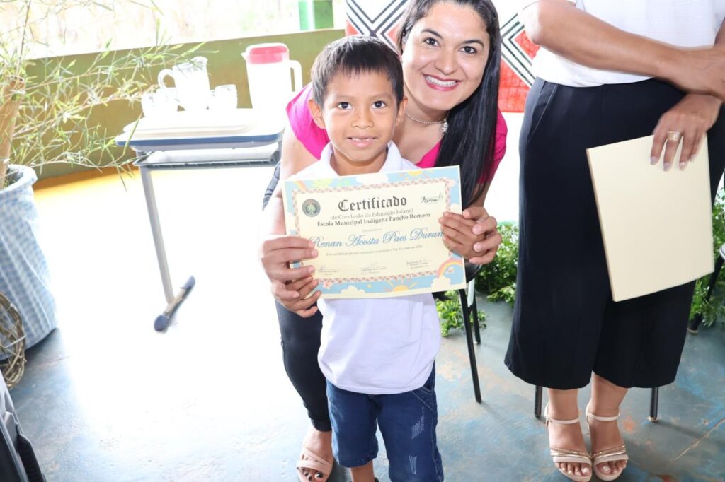 Cerimônia de Entrega de Certificados na Escola Pancho Romero é realizada em Paranhos Cerimônia de Entrega de Certificados na Escola Pancho Romero é realizada em Paranhos