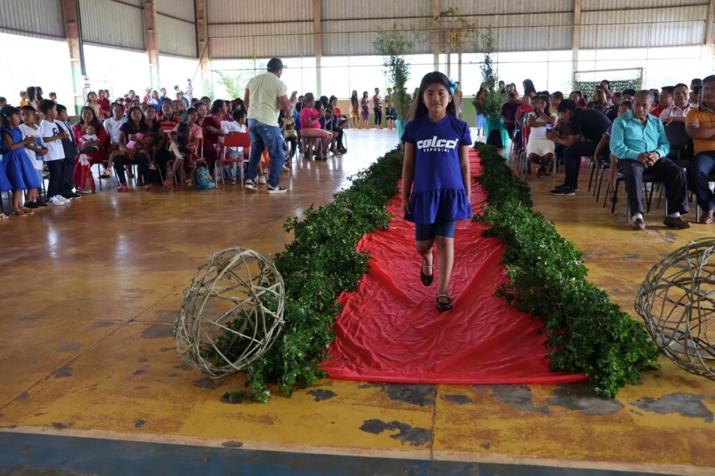 Cerimônia de Entrega de Certificados na Escola Pancho Romero é realizada em Paranhos Cerimônia de Entrega de Certificados na Escola Pancho Romero é realizada em Paranhos