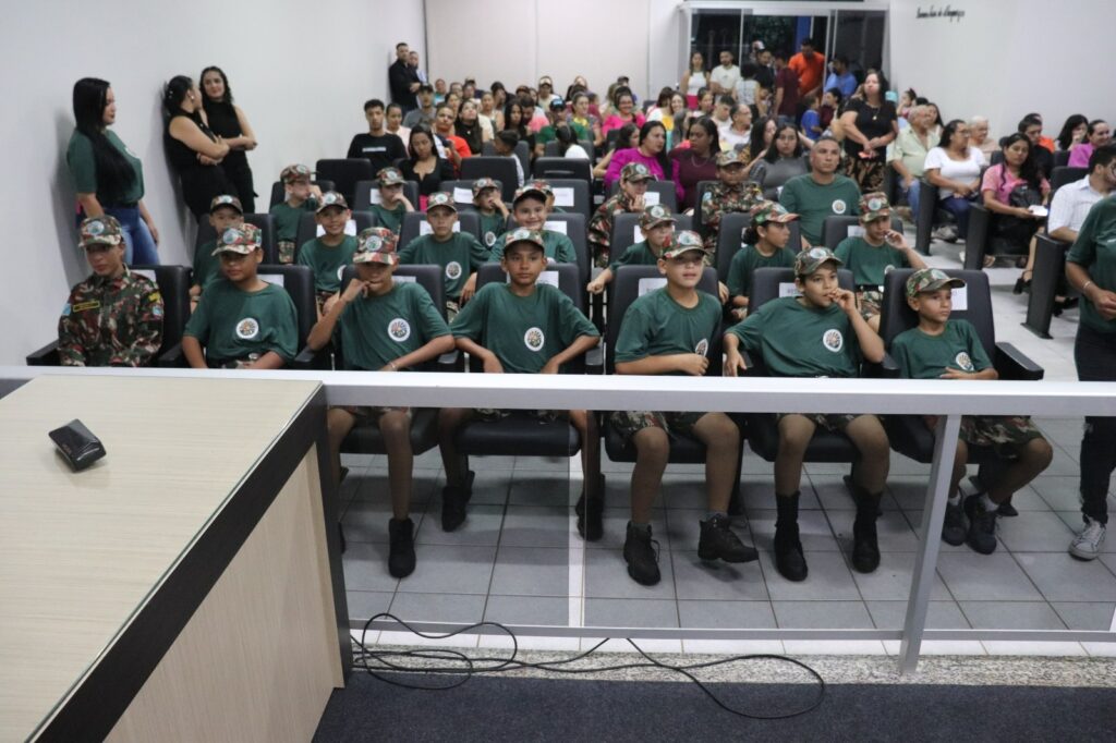 Projeto Florestinha realiza formatura e promoção de alunos em Amambai Projeto Florestinha realiza formatura e promoção de alunos em Amambai