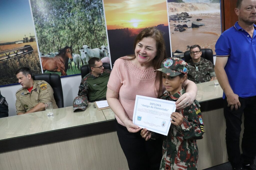 Projeto Florestinha realiza formatura e promoção de alunos em Amambai Projeto Florestinha realiza formatura e promoção de alunos em Amambai