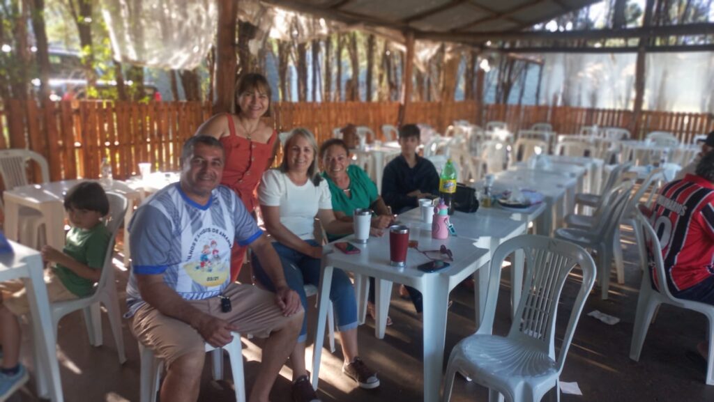 Grupo Filhos e Amigos de Amambai realiza confraternização Grupo Filhos e Amigos de Amambai realiza confraternização