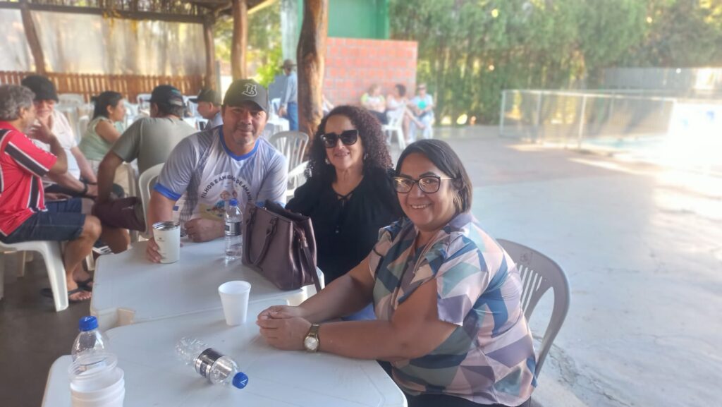 Grupo Filhos e Amigos de Amambai realiza confraternização Grupo Filhos e Amigos de Amambai realiza confraternização