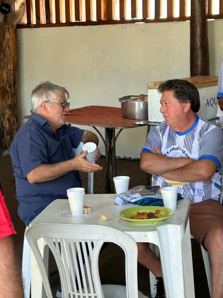 Grupo Filhos e Amigos de Amambai realiza confraternização Grupo Filhos e Amigos de Amambai realiza confraternização