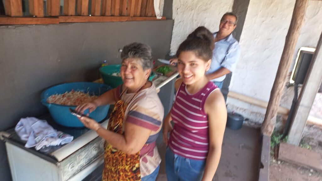 Grupo Filhos e Amigos de Amambai realiza confraternização Grupo Filhos e Amigos de Amambai realiza confraternização