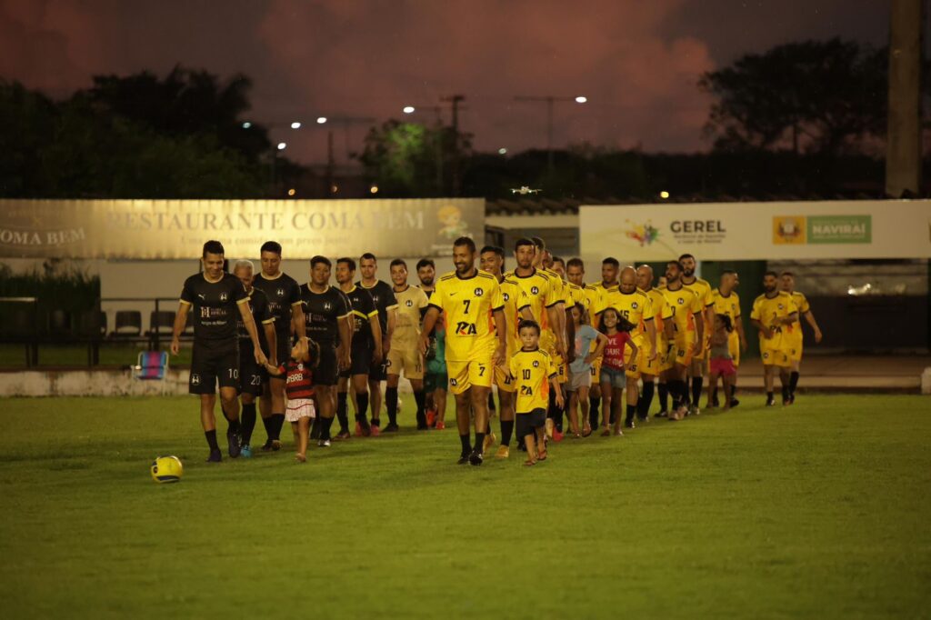 5° Jogo Beneficente Amigos do Alisson x Amigos do Rogério é realizado em Naviraí 5° Jogo Beneficente Amigos do Alisson x Amigos do Rogério é realizado em Naviraí