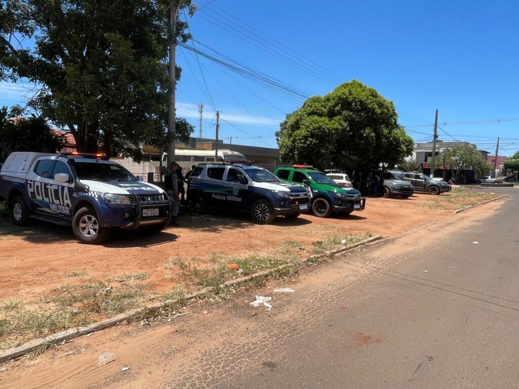 Polícia Militar garante segurança durante entrega de cestas básicas na Aldeia Limão Verde Polícia Militar garante segurança durante entrega de cestas básicas na Aldeia Limão Verde