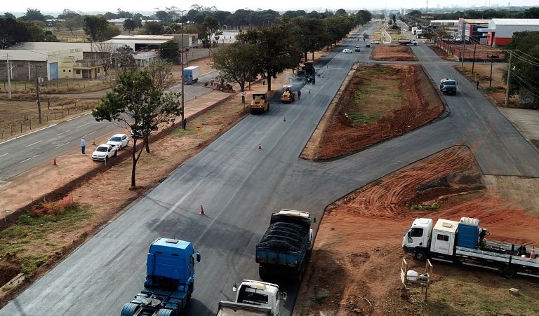 Com programa MS Ativo, Governo investe em obras que levam desenvolvimento aos 79 municípios Com programa MS Ativo, Governo investe em obras que levam desenvolvimento aos 79 municípios