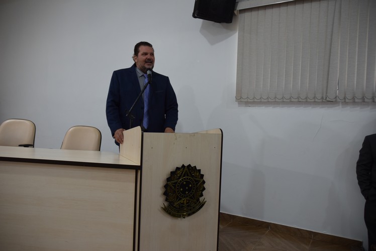 Sessão solene deu posse ao prefeito Lídio Ledesma, à vice-prefeita Patrícia Margatto e aos vereadores para o mandato 2025-2028 em Iguatemi