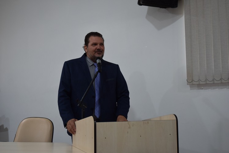 Sessão solene deu posse ao prefeito Lídio Ledesma, à vice-prefeita Patrícia Margatto e aos vereadores para o mandato 2025-2028 em Iguatemi