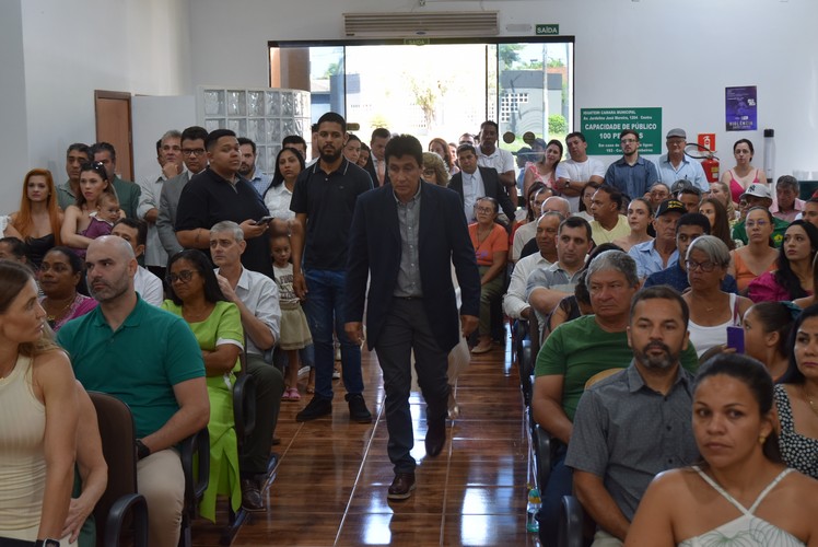 Sessão solene deu posse ao prefeito Lídio Ledesma, à vice-prefeita Patrícia Margatto e aos vereadores para o mandato 2025-2028 em Iguatemi