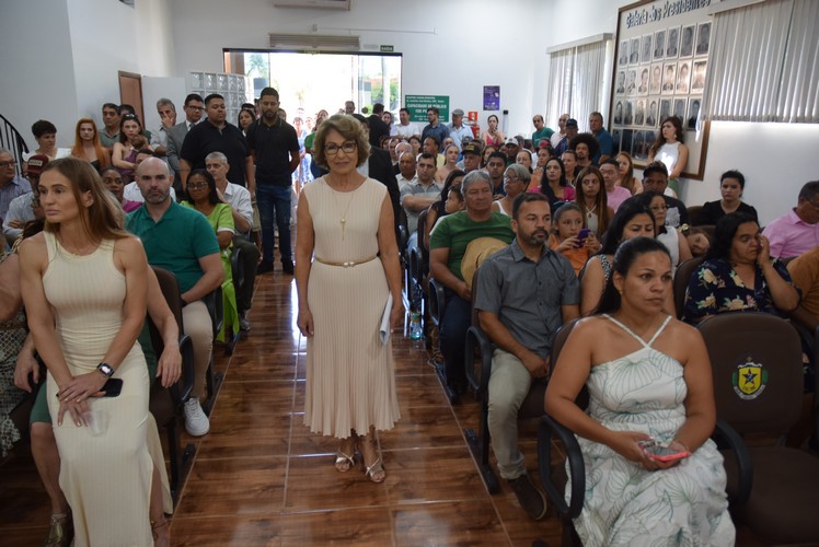 Sessão solene deu posse ao prefeito Lídio Ledesma, à vice-prefeita Patrícia Margatto e aos vereadores para o mandato 2025-2028 em Iguatemi