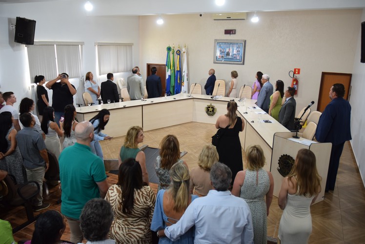 Sessão solene deu posse ao prefeito Lídio Ledesma, à vice-prefeita Patrícia Margatto e aos vereadores para o mandato 2025-2028 em Iguatemi