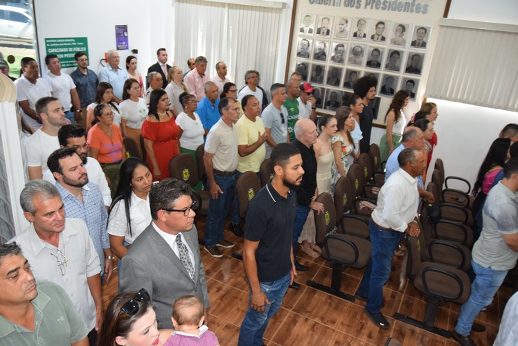 Sessão solene deu posse ao prefeito Lídio Ledesma, à vice-prefeita Patrícia Margatto e aos vereadores para o mandato 2025-2028 em Iguatemi