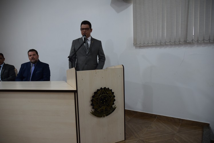 Sessão solene deu posse ao prefeito Lídio Ledesma, à vice-prefeita Patrícia Margatto e aos vereadores para o mandato 2025-2028 em Iguatemi