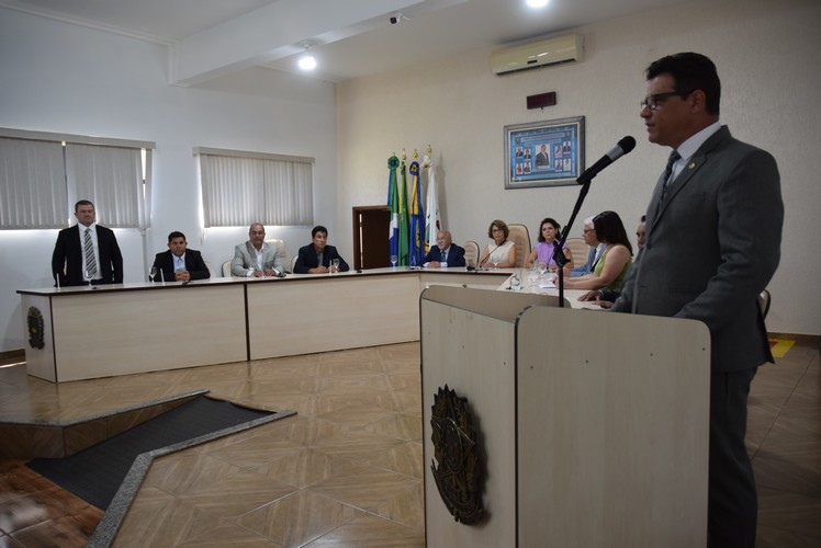 Sessão solene deu posse ao prefeito Lídio Ledesma, à vice-prefeita Patrícia Margatto e aos vereadores para o mandato 2025-2028 em Iguatemi