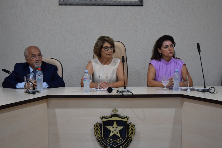 Sessão solene deu posse ao prefeito Lídio Ledesma, à vice-prefeita Patrícia Margatto e aos vereadores para o mandato 2025-2028 em Iguatemi