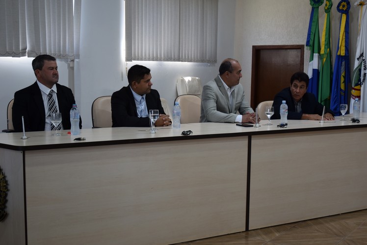 Sessão solene deu posse ao prefeito Lídio Ledesma, à vice-prefeita Patrícia Margatto e aos vereadores para o mandato 2025-2028 em Iguatemi