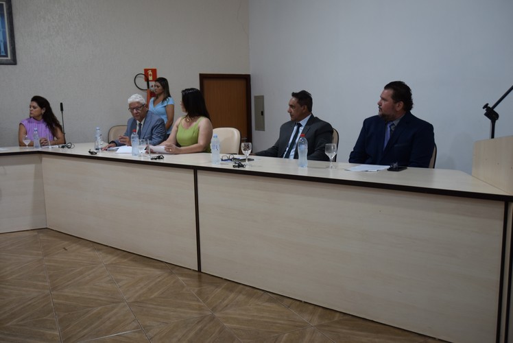 Sessão solene deu posse ao prefeito Lídio Ledesma, à vice-prefeita Patrícia Margatto e aos vereadores para o mandato 2025-2028 em Iguatemi