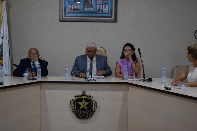 Sessão solene deu posse ao prefeito Lídio Ledesma, à vice-prefeita Patrícia Margatto e aos vereadores para o mandato 2025-2028 em Iguatemi